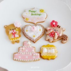 プレゼントギュッとくまちゃんとハートギュッとリスちゃんのお誕生日クッキー